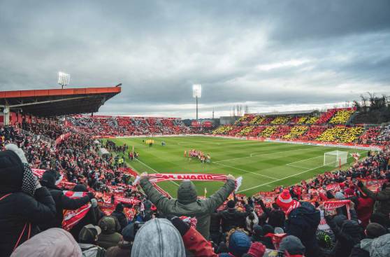 德甲争冠战术博弈：激烈策略背后的真相揭秘